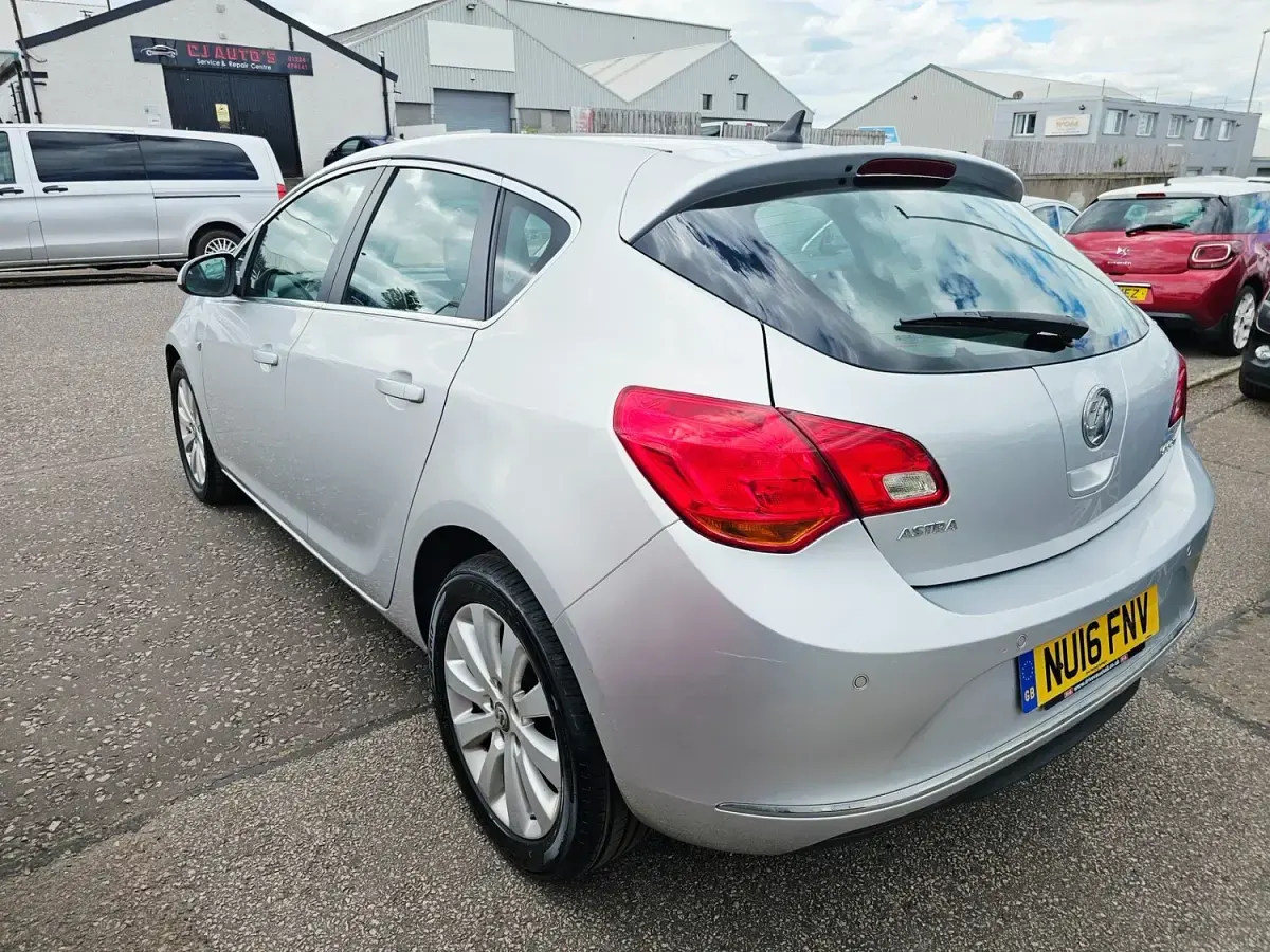 Used Vauxhall Astra 2016 Silver Hatchback