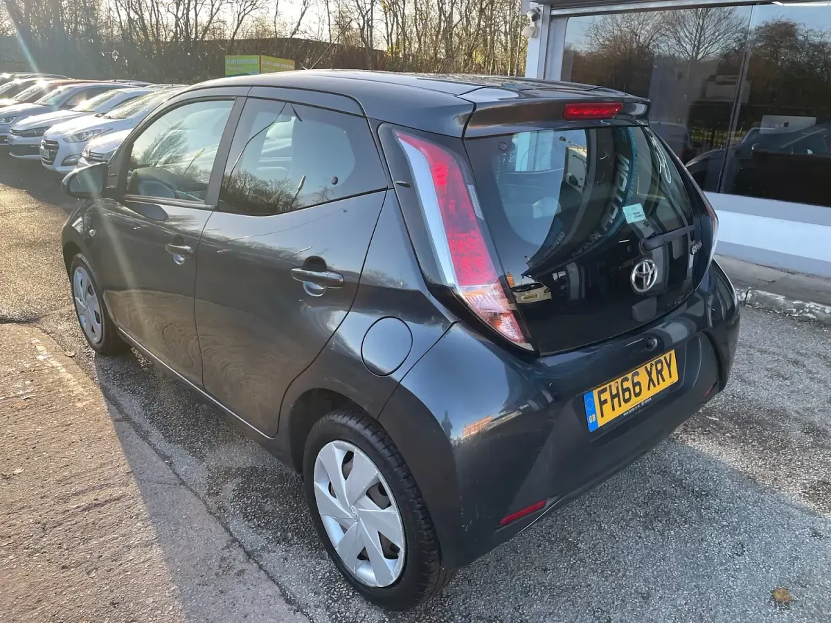 Used Toyota Aygo X-play 69 HP (50 kW) 2017 Grey Hatchback