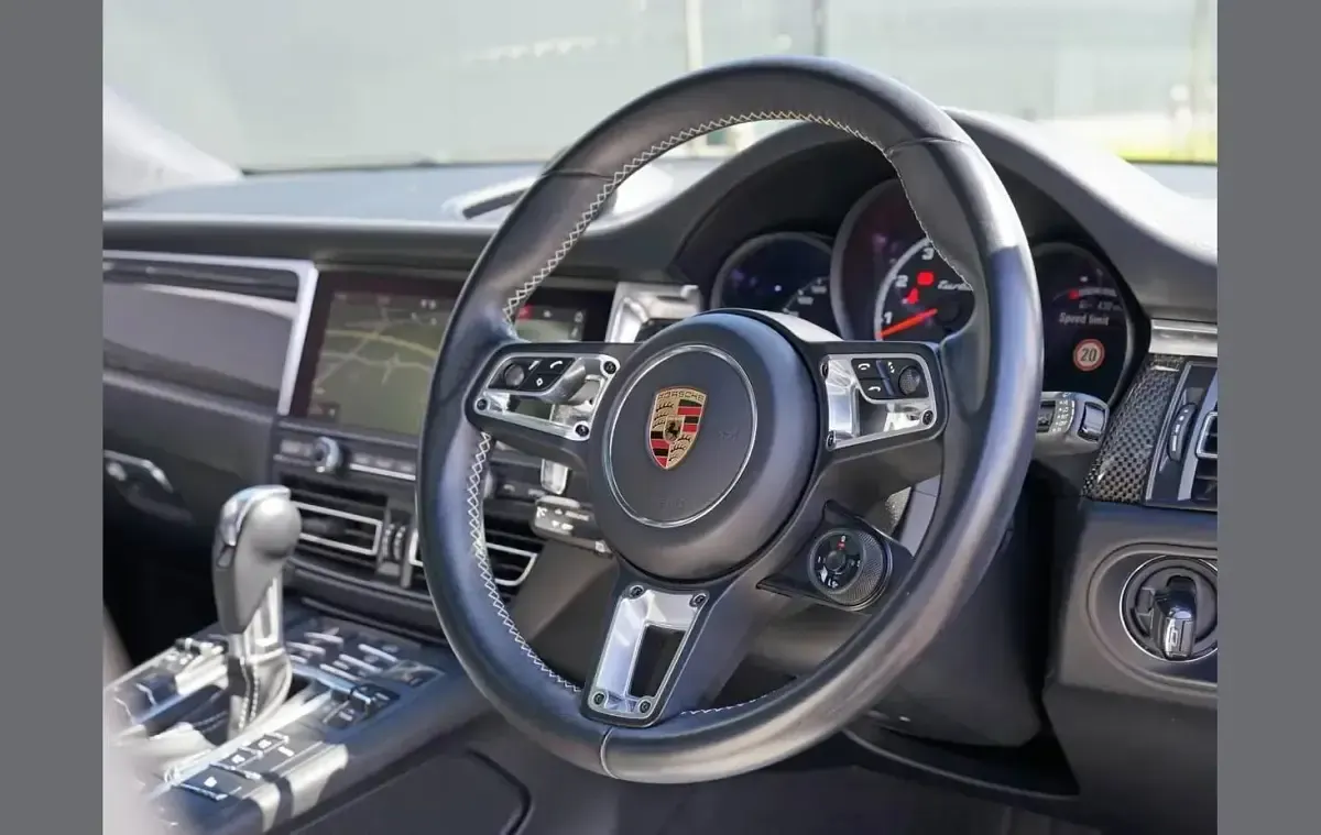 Used Porsche Macan Turbo 434 HP (319 kW) 2019 Grey SUV