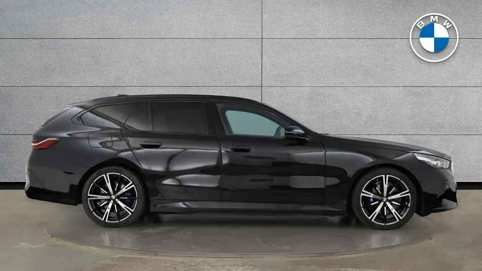 Used BMW 530e M Sport 295 HP (216 kW) 2025 Black Estate