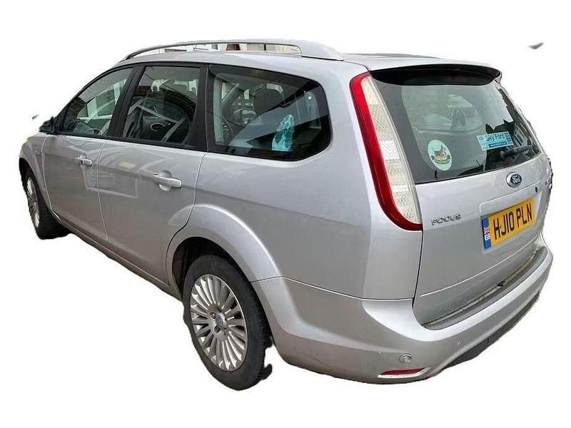 Used Ford Focus Titanium 143 HP (105 kW) 2010 Silver Estate