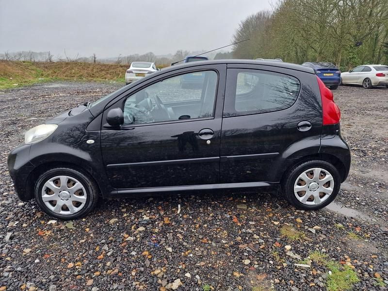 Used Peugeot 107 68 HP (50 kW) 2011 Black Hatchback