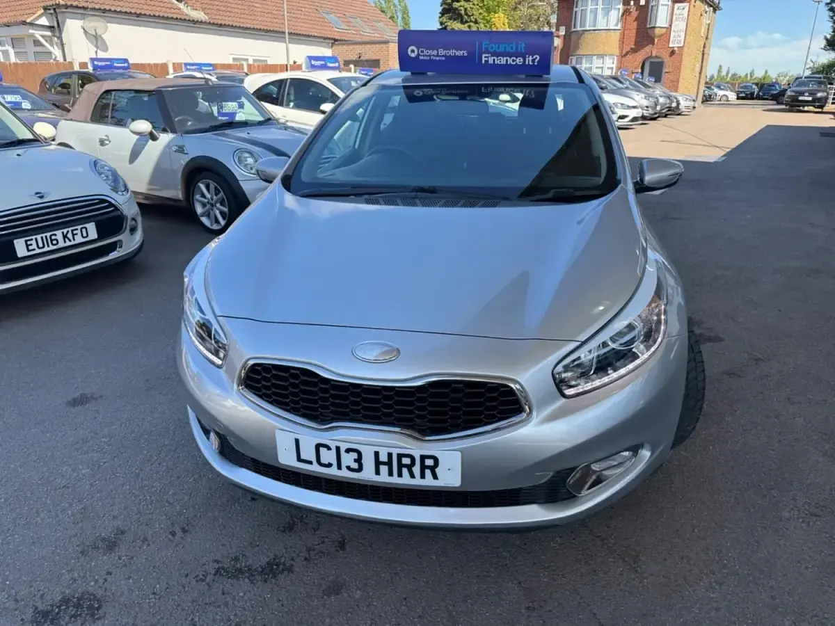 Usado Kia Ceed 128 HP (94 kW) 2013 Prateado Citadino