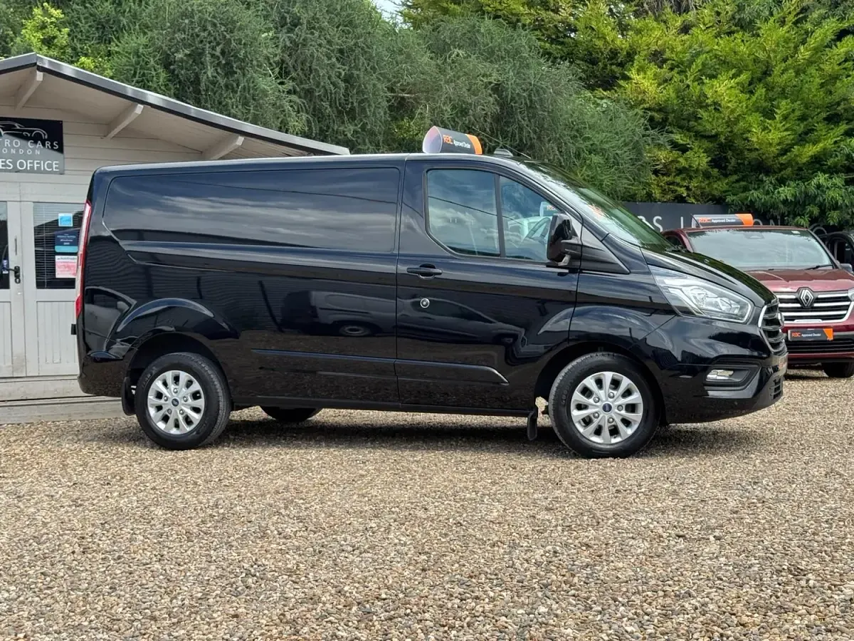 Used Ford Transit Custom Limited 130 HP (95 kW) 2023 Black Van