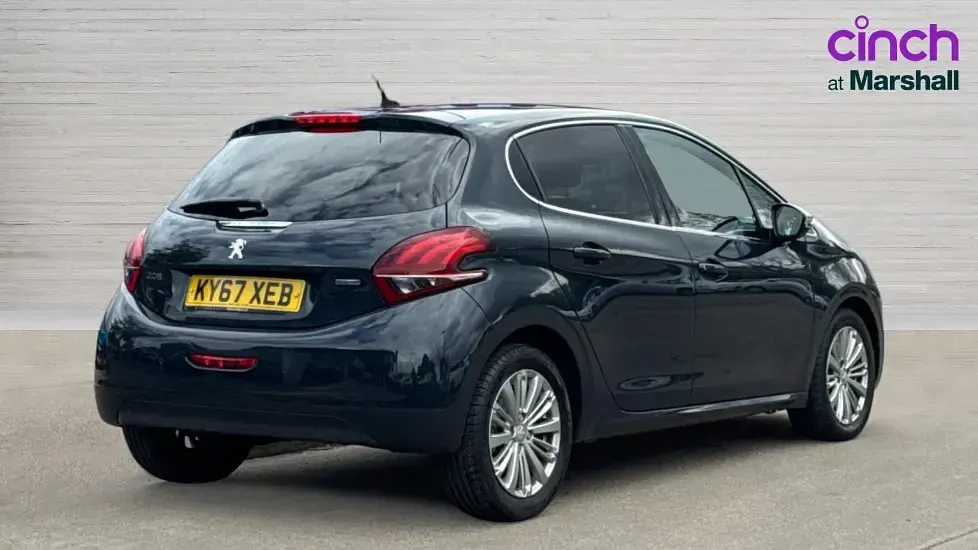 Used Peugeot 208 Allure 110 HP (80 kW) 2017 Grey Hatchback