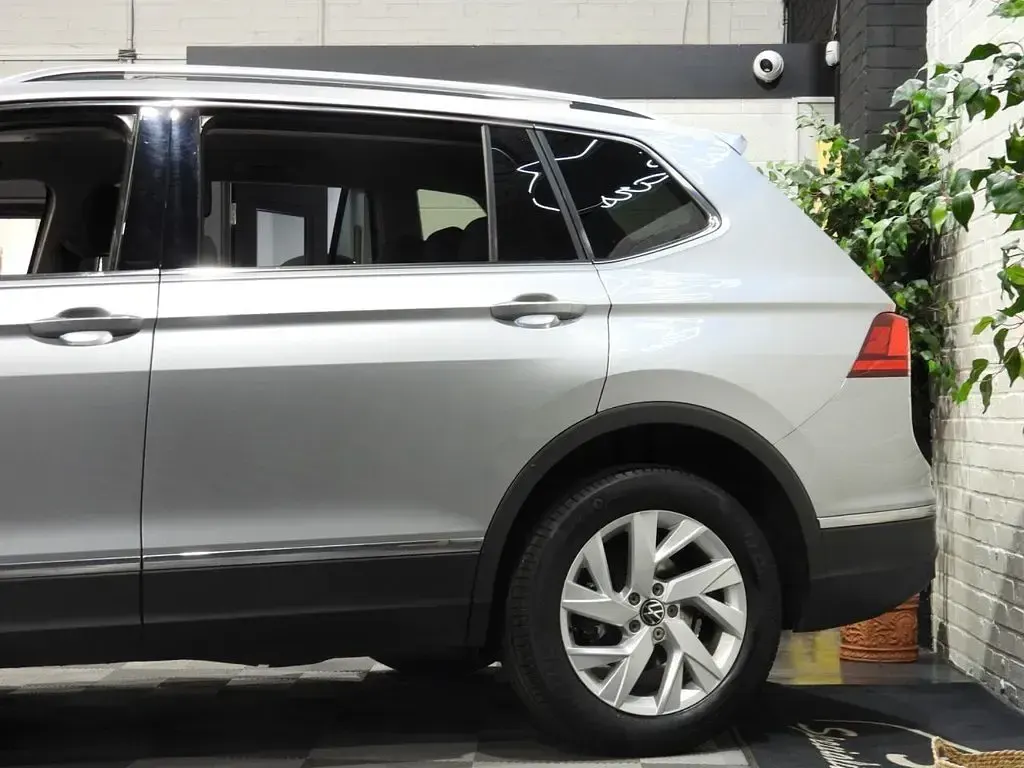 Used VW Tiguan Allspace S 150 HP (110 kW) 2023 Silver SUV