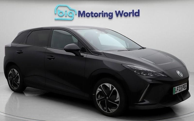 Used 2025 MG MG4 EV Trophy Hatchback | £15,300 (Good price) - Image 1/4