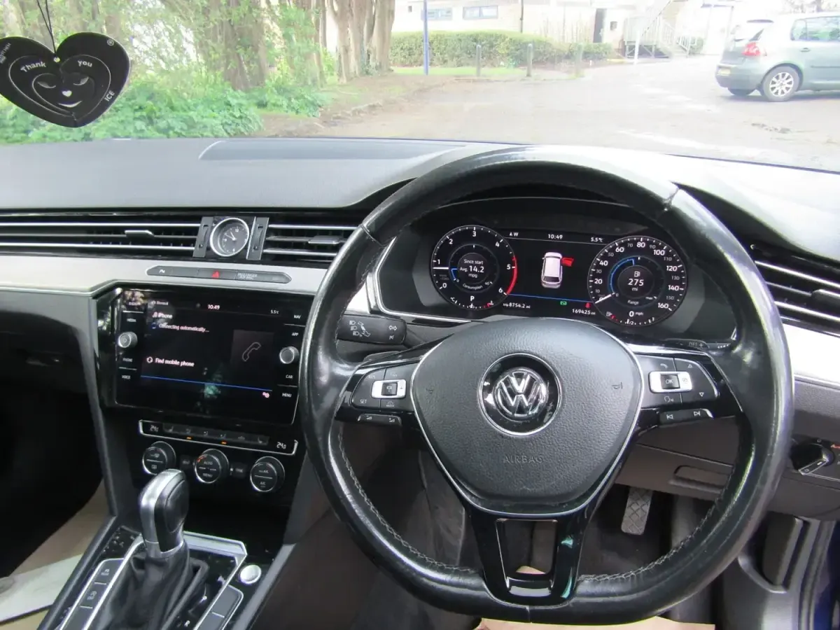 Begagnad VW Passat GT 120 HK (88 kW) 2018 Blå Kombi