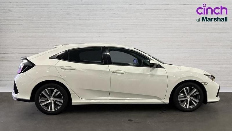 Used Honda Civic SE 126 HP (92 kW) 2021 White Hatchback