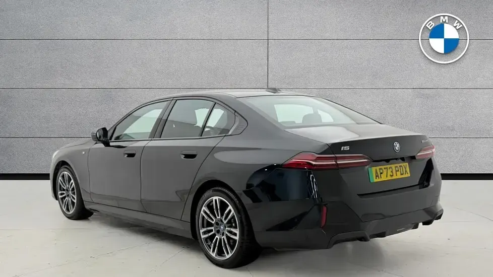 Usado BMW i5 M Sport 246 kW (335 HP) 2024 Preto