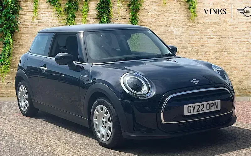 Used Mini ONE Classic 102 HP (75 kW) 2022 Hatchback
