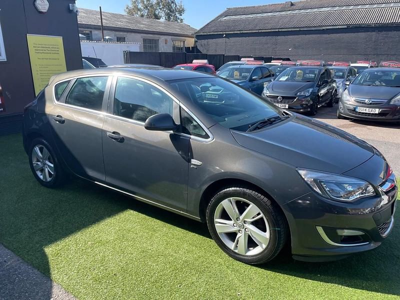 Used Vauxhall Astra SRi 100 HP (73 kW) 2015 Grey Hatchback