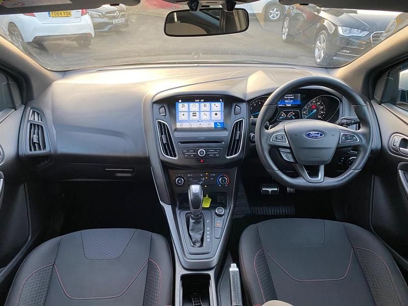 Used Ford Focus ST-Line 150 HP (110 kW) 2018 Silver Hatchback