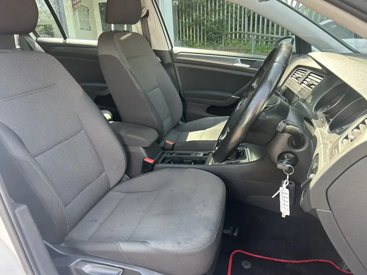 Used VW Golf VII SE 2013 White Hatchback