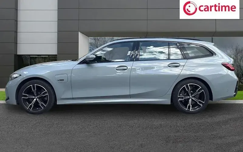 Used BMW 330e M Sport 292 HP (214 kW) 2024 Estate