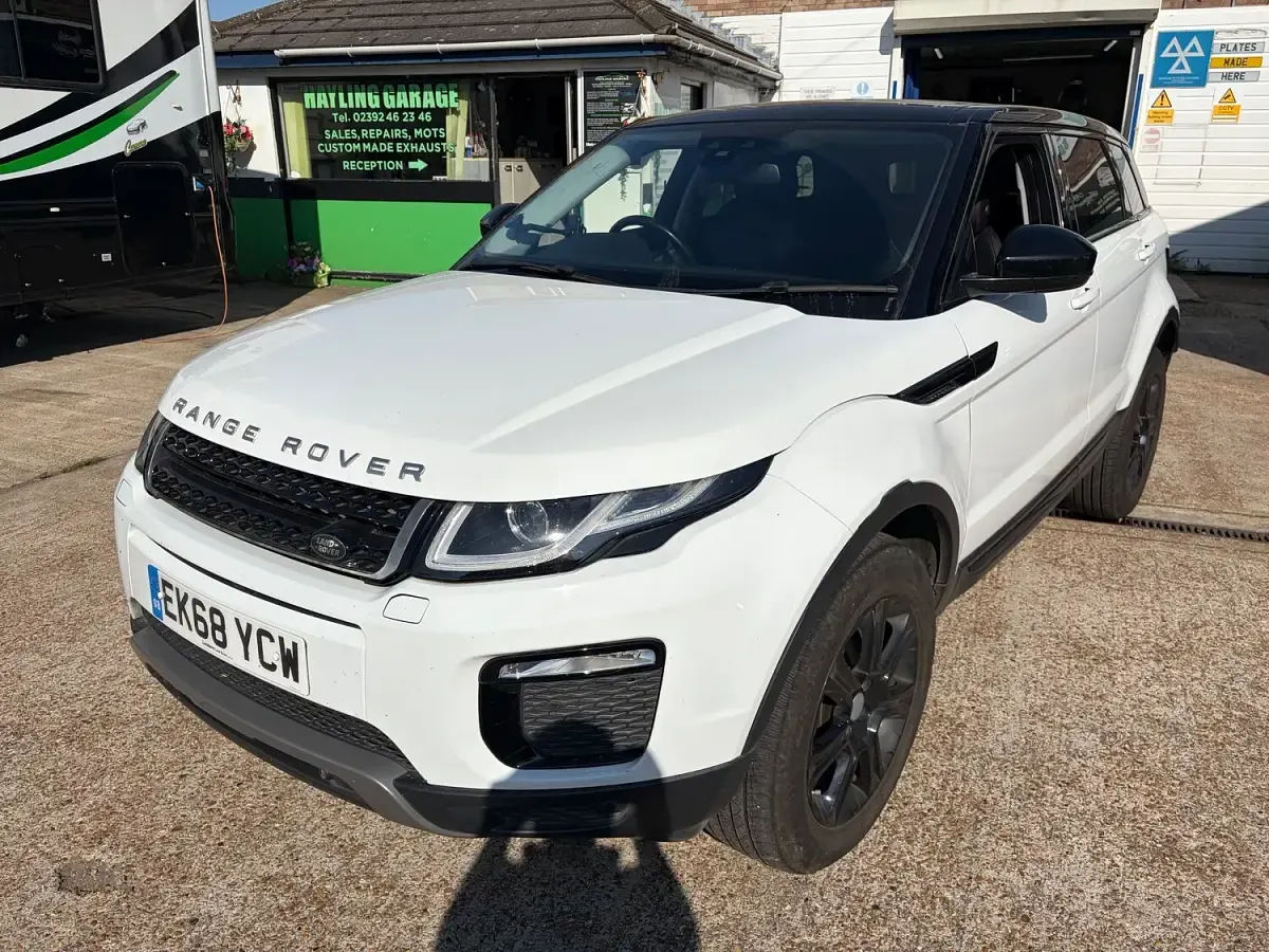 Used Land Rover Range Rover evoque SE 180 HP (132 kW) 2018 White SUV