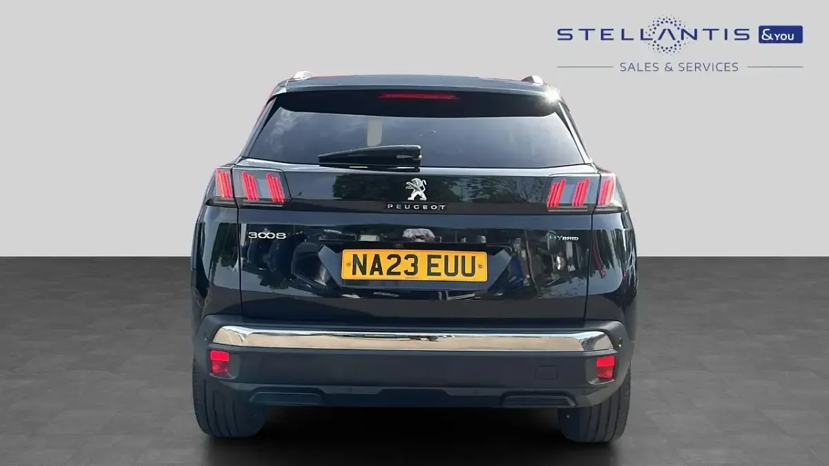 Second-hand Peugeot 3008 Allure+ 222 CP (163 kW) 2023 Negru SUV
