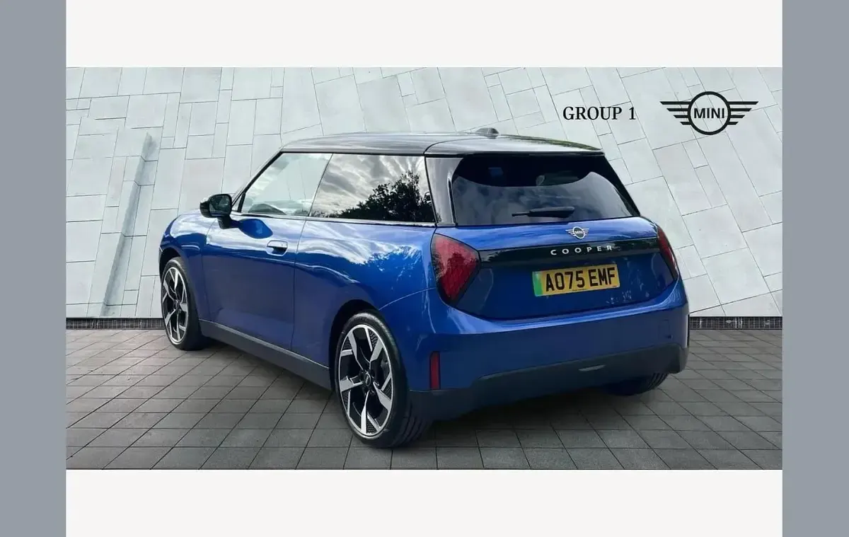 Used Mini Cooper Exclusive 135 kW (184 HP) 2025 Blue Hatchback