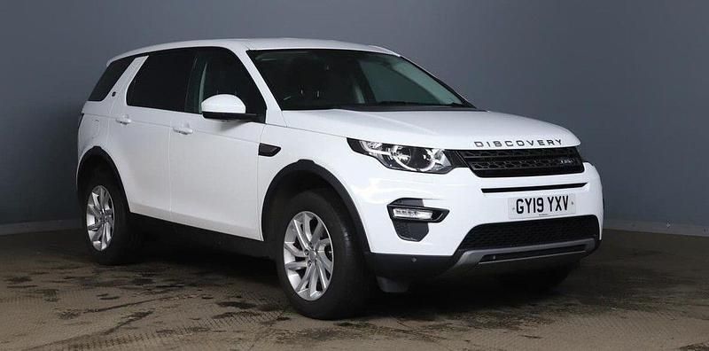 White Used 2019 Land Rover Discovery Sport SE SUV | £9,290 (Super price) - Image 1/3