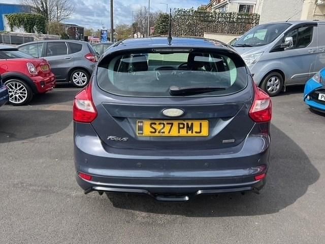 Used Ford Focus Zetec 115 HP (84 kW) 2012 Grey Hatchback
