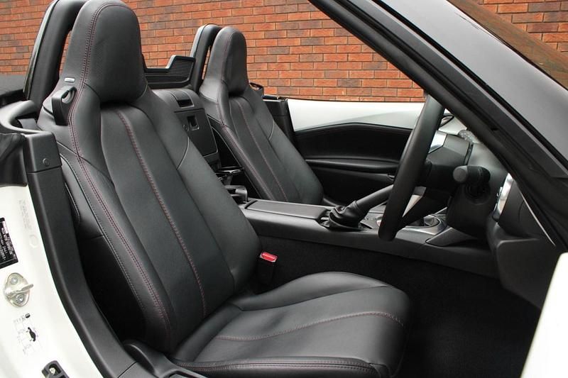 Begagnad Mazda MX5 Inclusive 160 HK (117 kW) 2017 Vit Cab