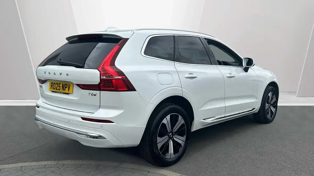 Used Volvo XC60 Core 345 HP (253 kW) 2025 White SUV