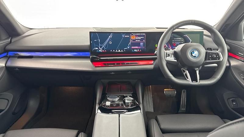New BMW 530e M Sport 295 HP (216 kW) 2025 Black Estate