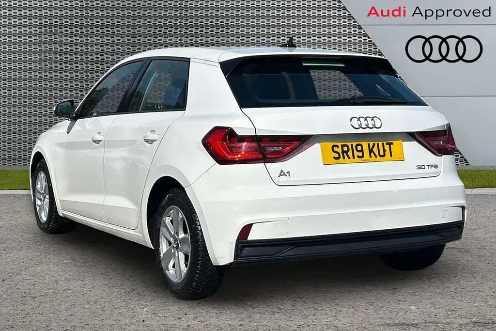 Used Audi A1 Design 114 HP (83 kW) 2019 White SUV