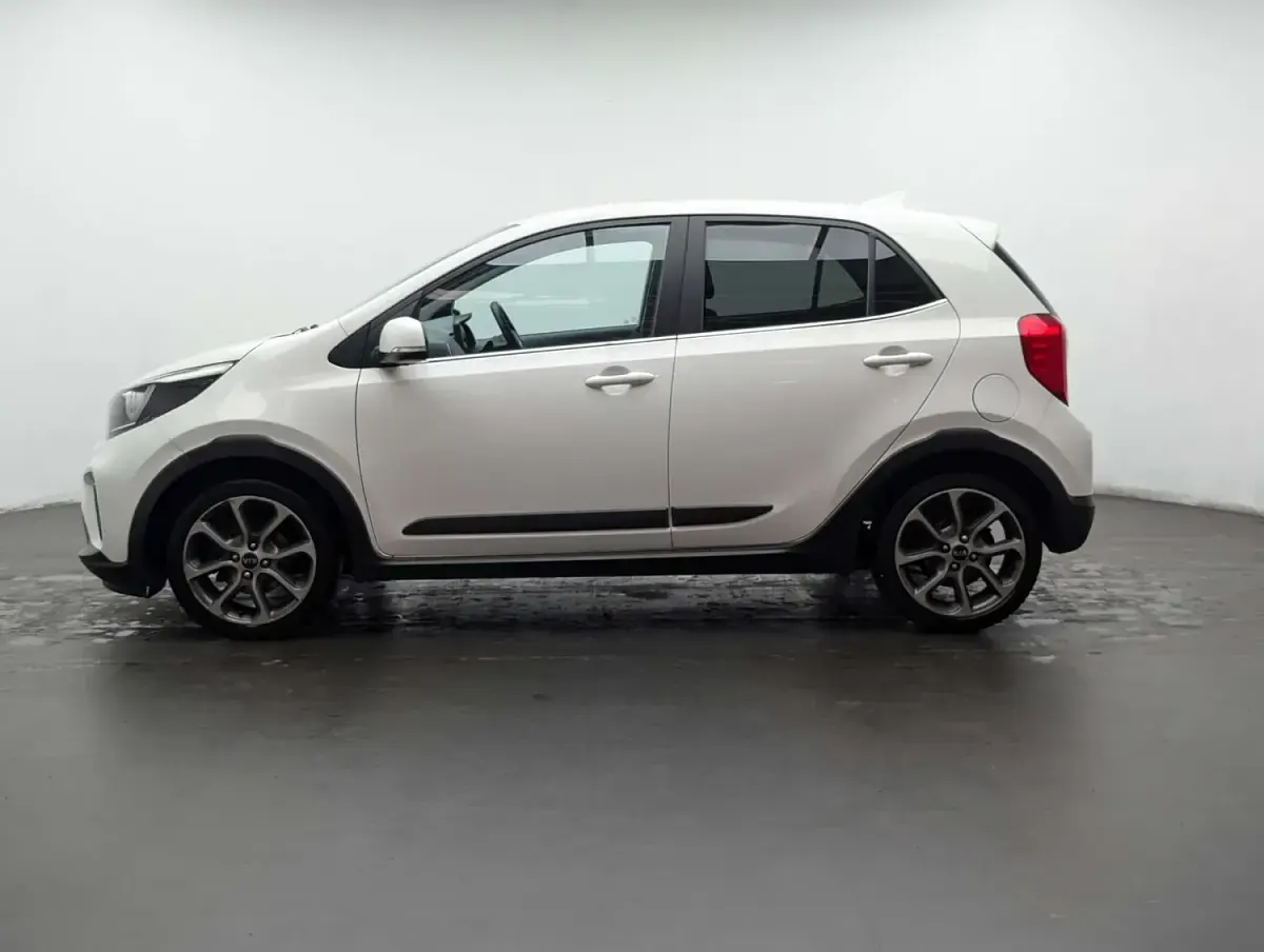 Used Kia Picanto X-Line 84 HP (61 kW) 2018 White Hatchback