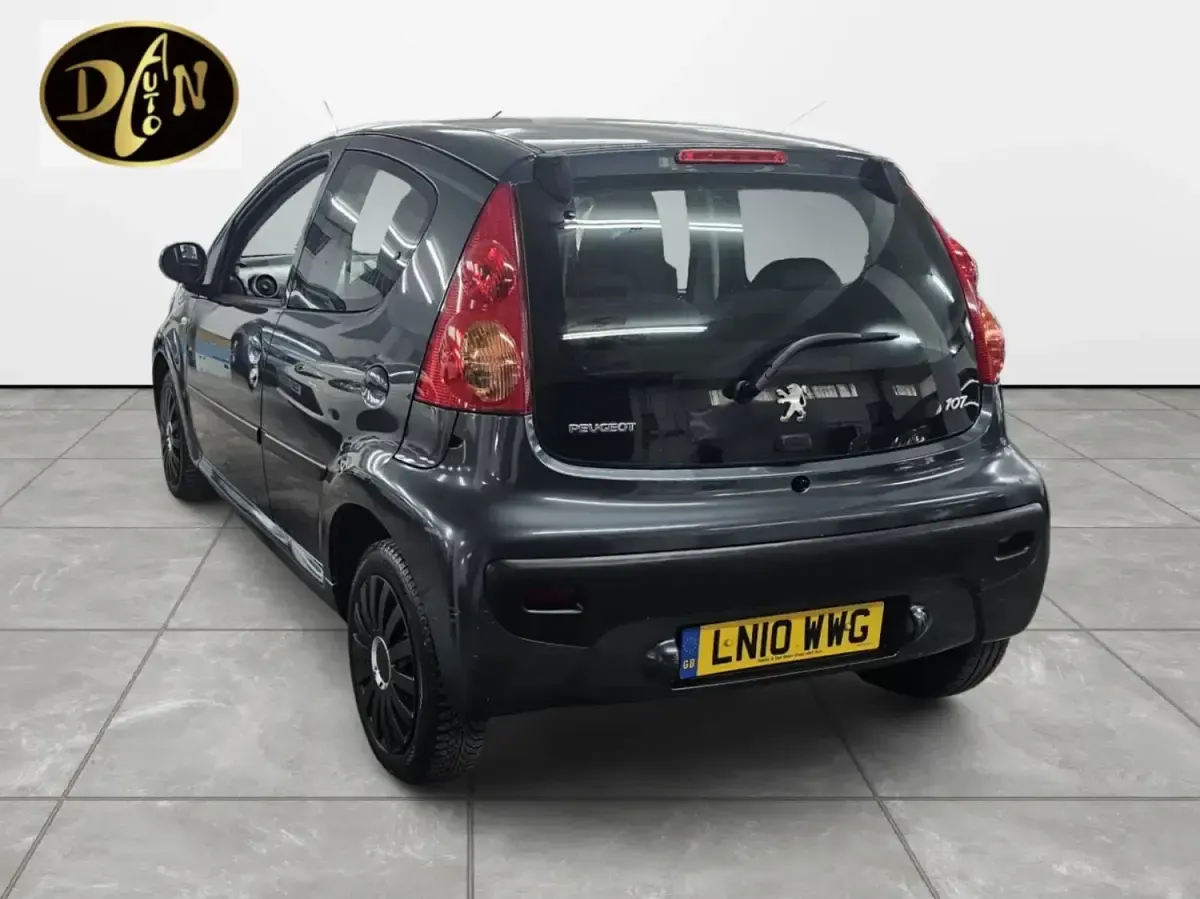 Used Peugeot 107 68 HP (50 kW) 2010 Grey Hatchback