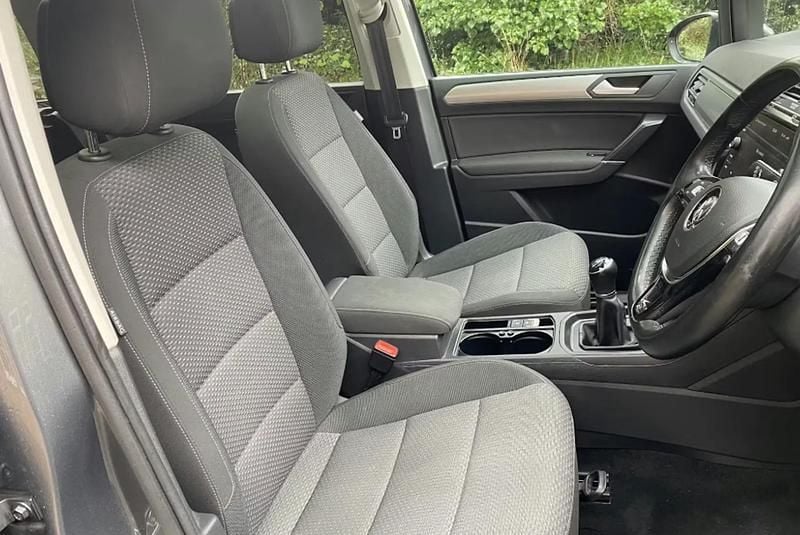 Used VW Touran Family 110 HP (80 kW) 2018 Grey MPV