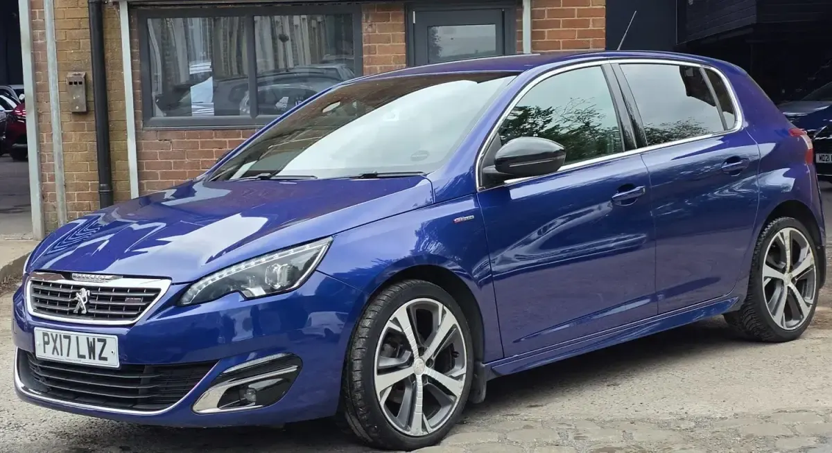 Używany Peugeot 308 GT-line 120 KM (88 kW) 2017 Niebieski Hatchback