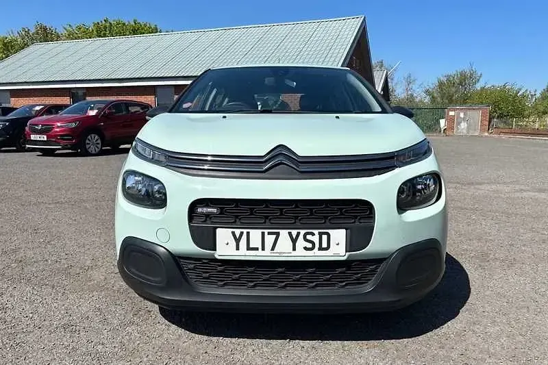 Begagnad Citroën C3 PureTech 110 HK (80 kW) 2017 Grön Halvkombi