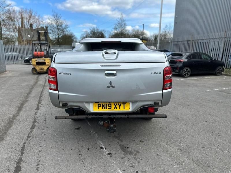 Used Mitsubishi L200 181 HP (133 kW) 2019 Silver Pickup