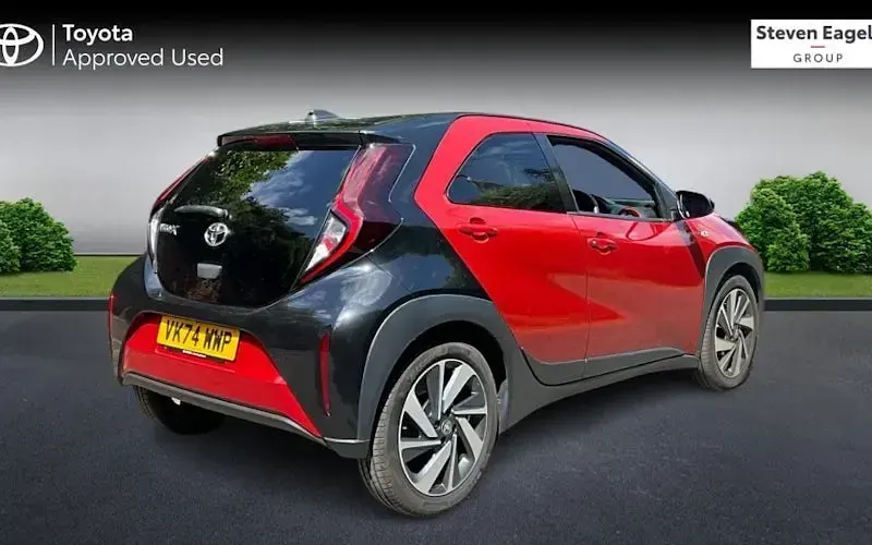 Used Toyota Aygo X 72 HP (52 kW) 2024 Red SUV