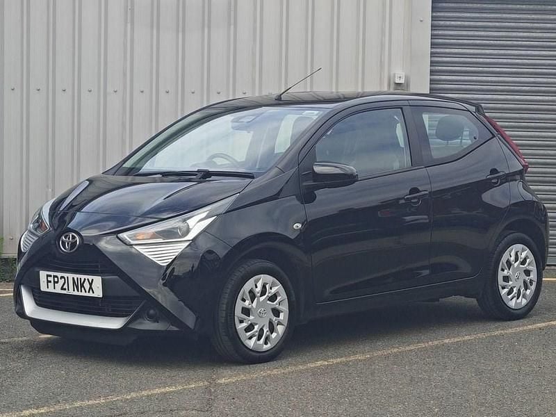 Black Used 2021 Toyota Aygo X-play Hatchback | £9,100 (Good price) - Image 1/4