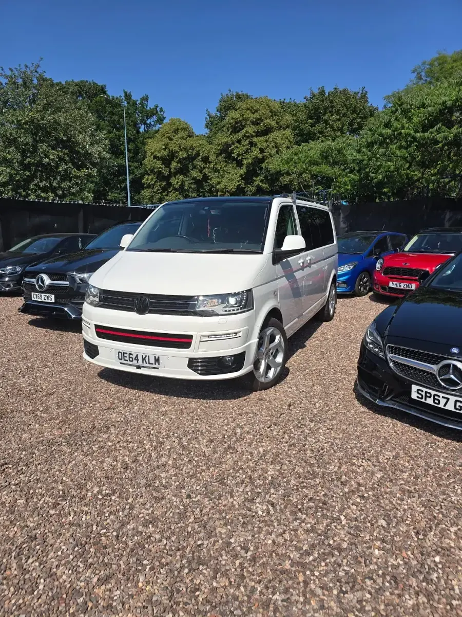 Used VW Caravelle SE 180 HP (132 kW) 2015 White Van