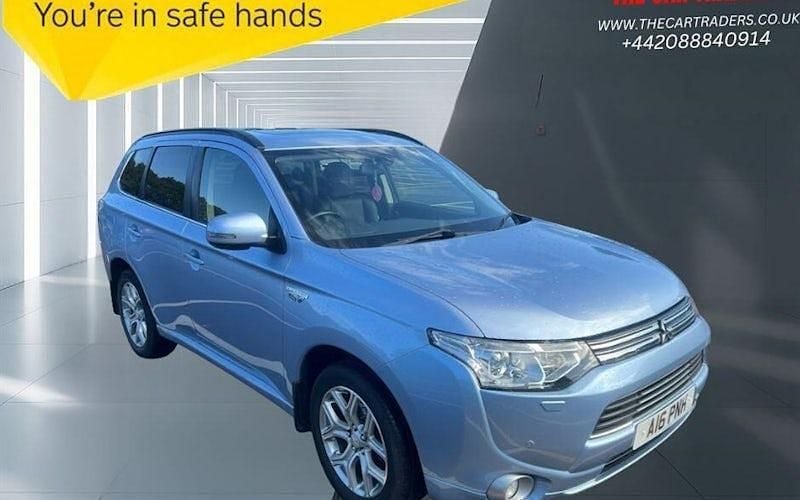 Used 2015 Mitsubishi Outlander P-HEV Estate | £8,488 (Super price) - Image 1/4