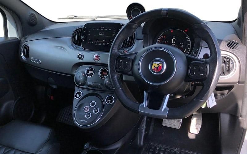 Usado Abarth 595 Turismo 167 CV (122 kW) 2022 Gris Utilitario