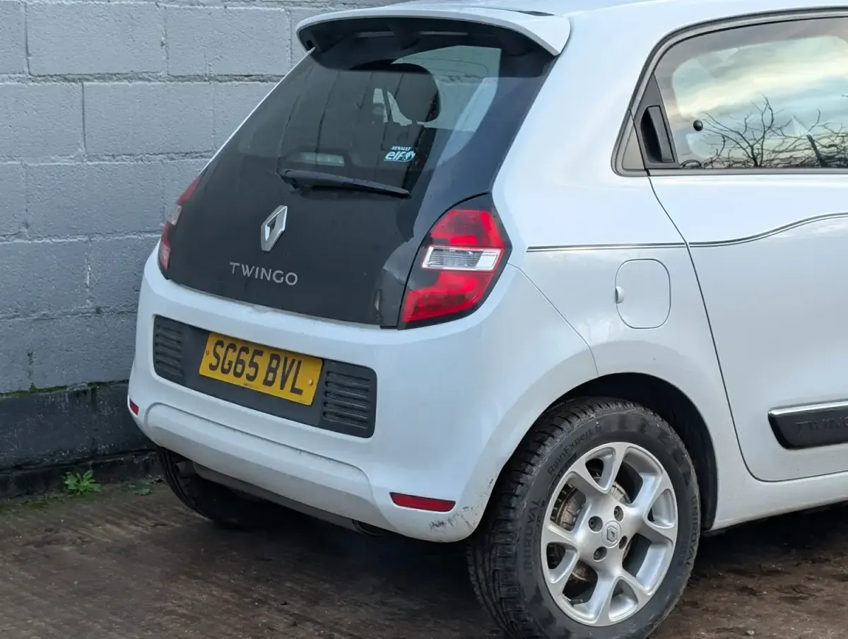 Used Renault Twingo Dynamique 70 HP (51 kW) 2015 White Hatchback