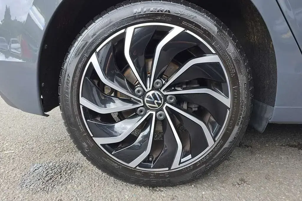 Used VW Golf VIII Edition 150 HP (110 kW) 2023 Grey Hatchback