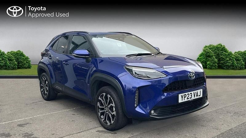 Used Toyota Yaris Hybrid Design 116 HP (85 kW) 2023 Blue