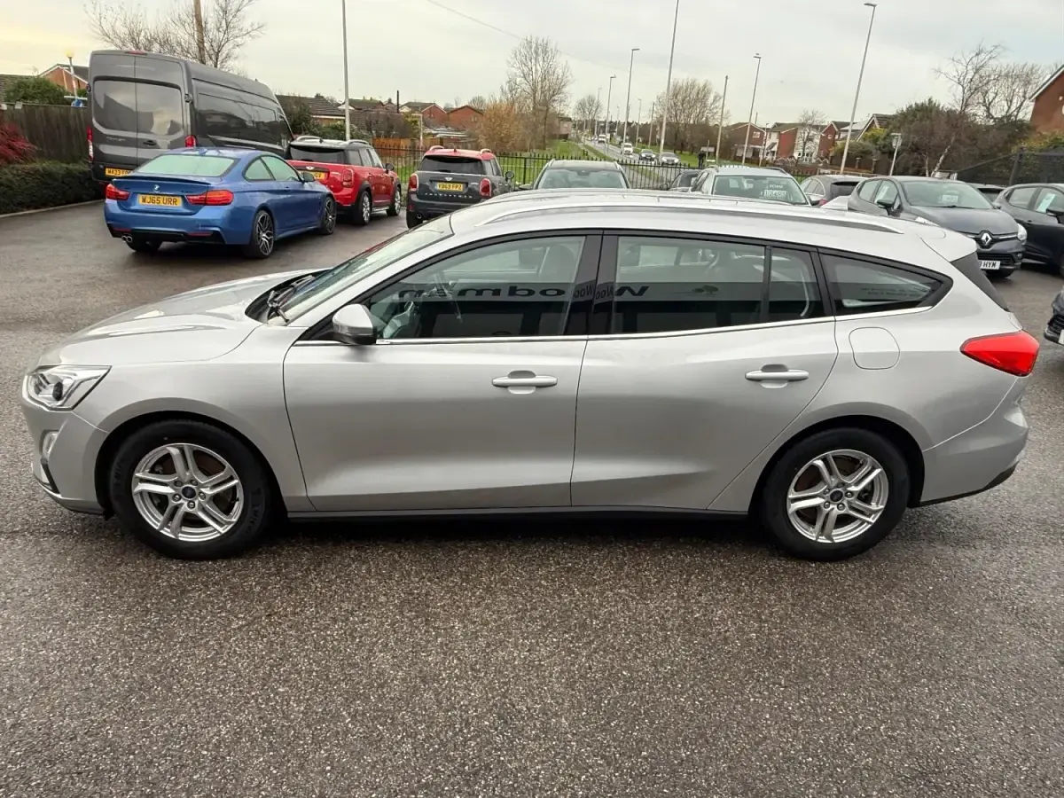 Używany Ford Focus Zetec 95 KM (69 kW) 2019 Szary Kombi