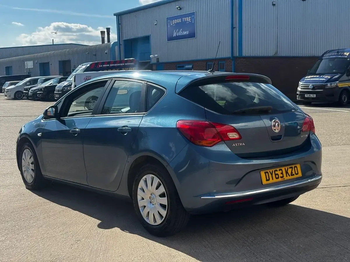 Used Vauxhall Astra 2013 Blue Hatchback