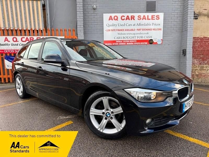 Begagnad BMW 318 2013 Svart Kombi