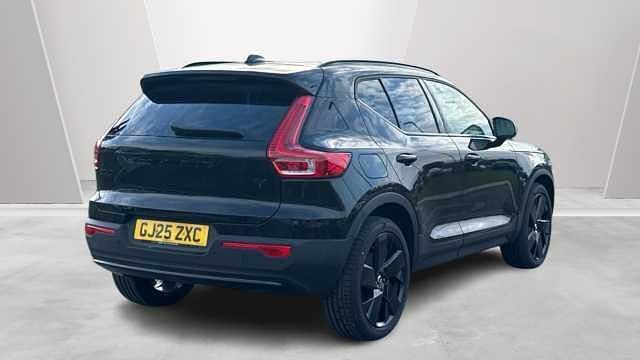 New Volvo XC40 Plus 194 HP (142 kW) 2025 SUV