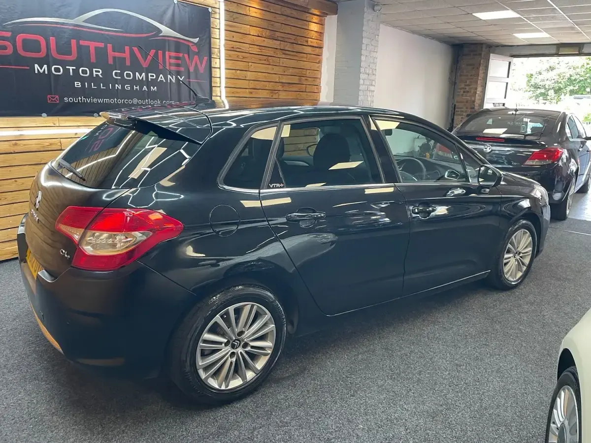 Used Citroën C4 VTR Sport 114 HP (83 kW) 2012 Black Hatchback