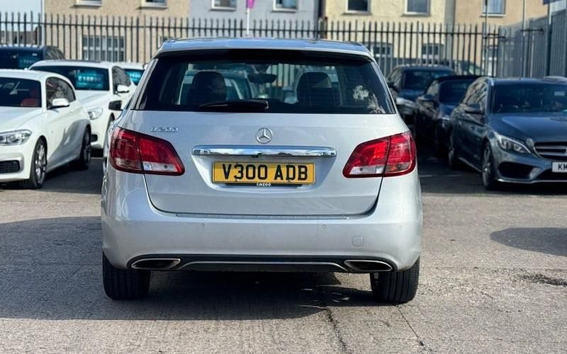 Used Mercedes B200 Executive 156 HP (114 kW) 2017 Silver MPV