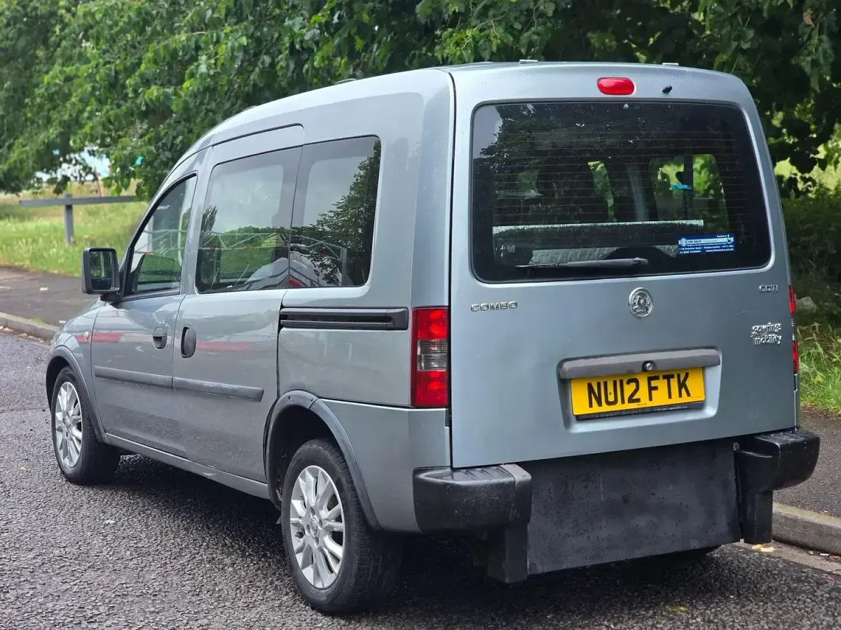 Used Vauxhall Combo 2012 Silver MPV