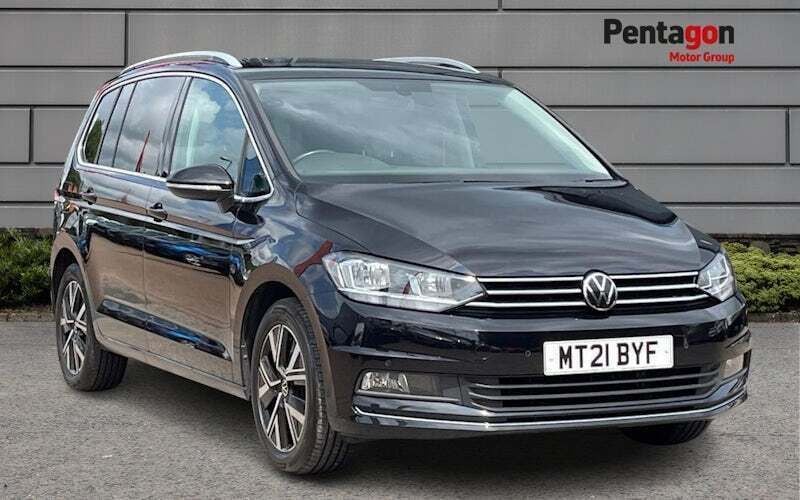 Used 2025 VW Touran SEL MPV | £21,849 (Super price) - Image 1/4